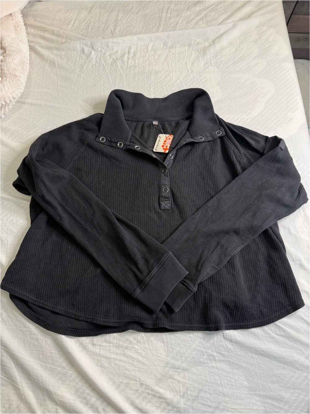 Cropped Ribbed Snap-Front Pullover Top - Dark Gray - Picture 2 of 4